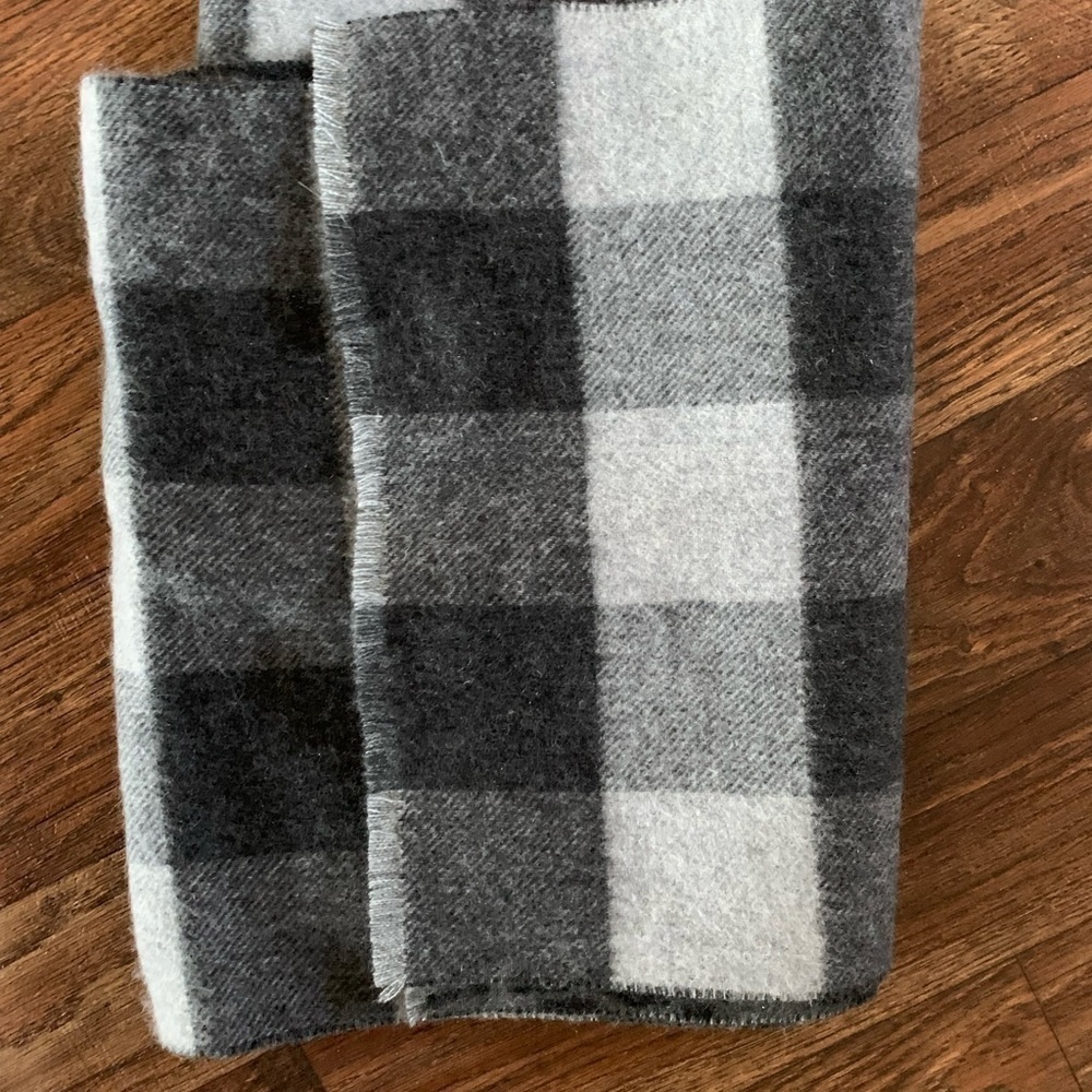 CASHMERES Double Sided Scarf Animal Plaid Print - Picture 4 of 16